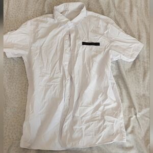 White short sleeve shirt